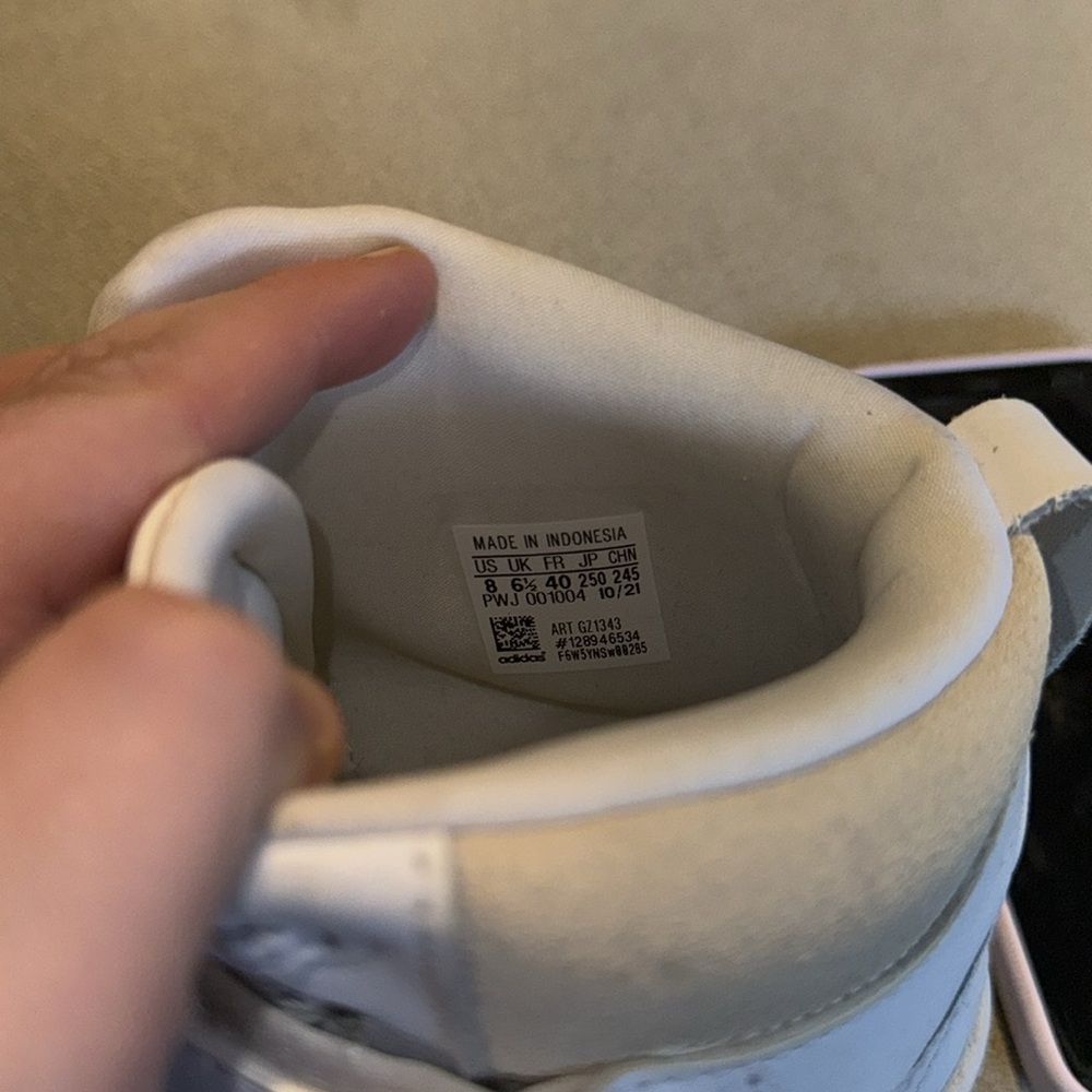 Adidas Forum Shoes - Picture 3 of 4